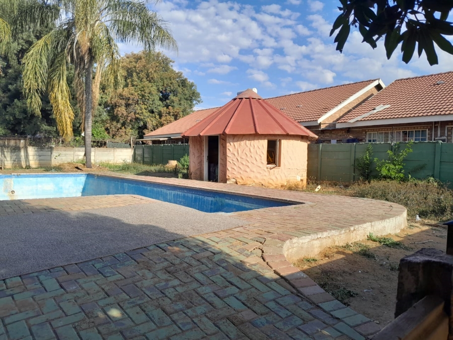 4 Bedroom Property for Sale in Oos Einde North West